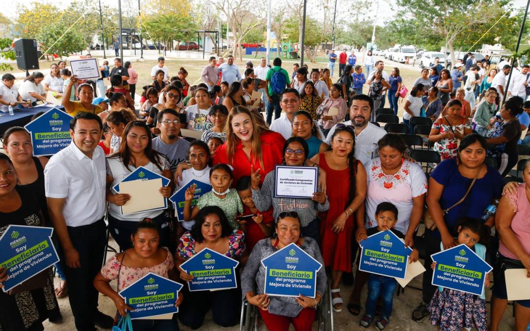 Entrega Cecilia Patrón casi 400 acciones de vivienda a familias del sur