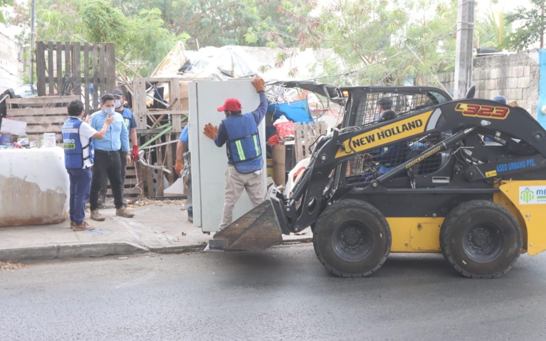 Avanza el Operativo Mérida Limpia: retiran 16 ton de basura de dos predios en Xoclán