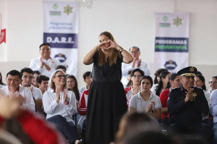 Llevan «Alcaldesa en tu Colegio», al plantel Libanés