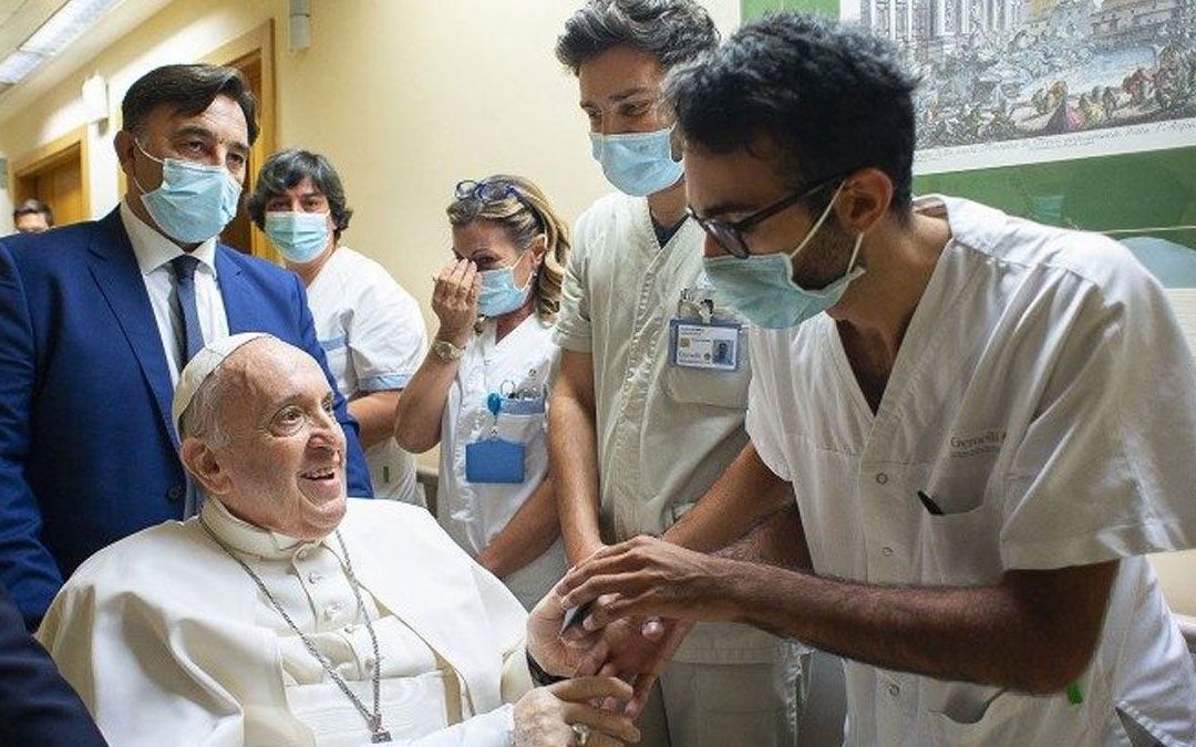 Se agrava la salud de El Papa: tuvo una crisis respiratoria asmática