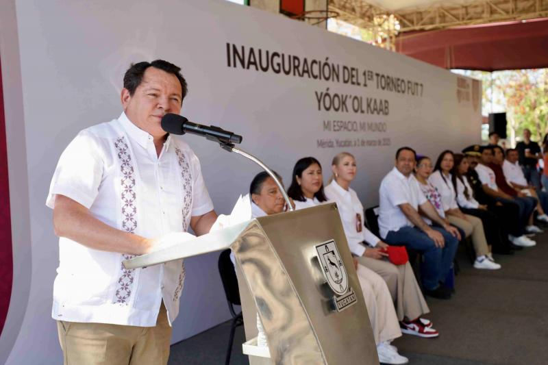 Inaugura Huacho Díaz torneo de Fut 7 Yóok’ol Kaab, en la Técnica 59