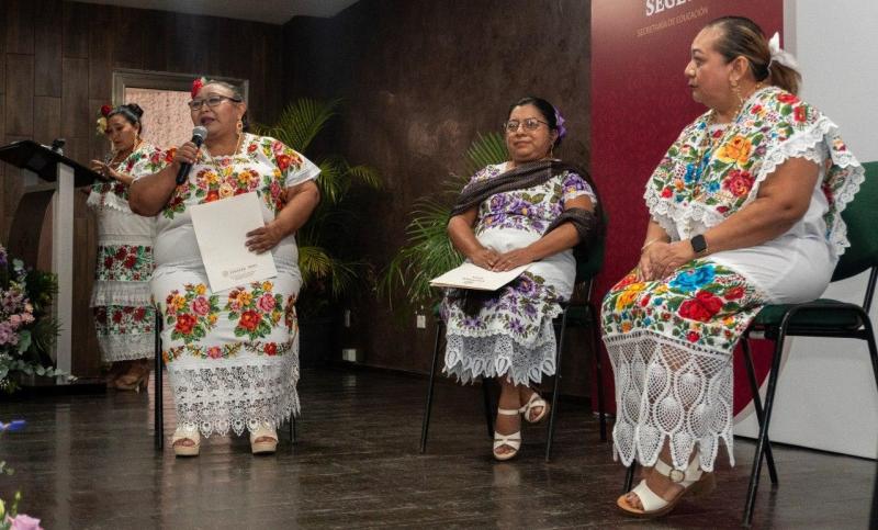 Realizan Foro “La Mujer Maya en la Transmisión Generacional de la Lengua y la Cultura”