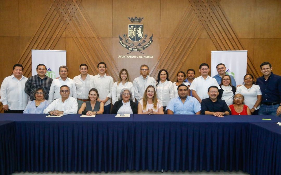 Instala Cecilia comité para que los ciudadanos participen en el ejercicio de los recursos del Ramo 33, en Mérida