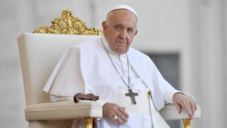 Sigue mejorando el estado de la salud del Papa Francisco: Vaticano