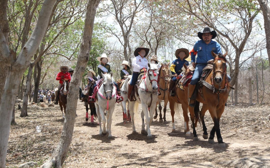 Celebran el Mes de la Niñez en Los Paseos 