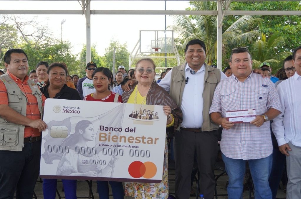 Entrega la delegación del Bienestar tarjetas para el cobro de becas Benito Juárez