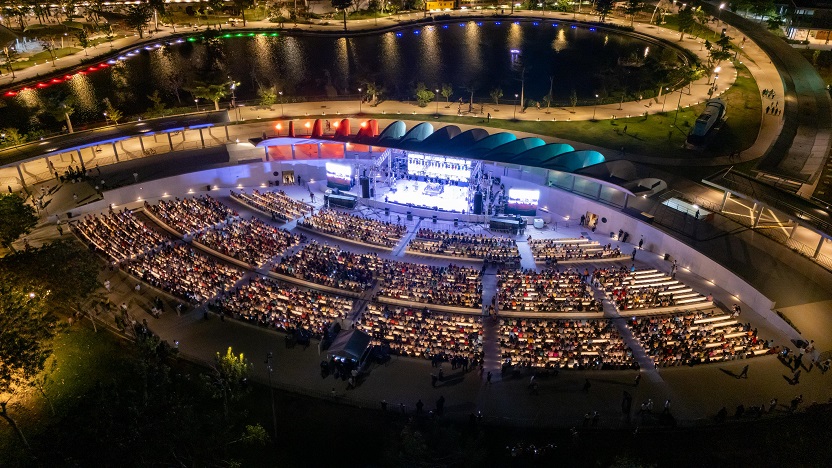 Celebraron miles de mamás su día con música, flores y alegría, en el Gran Parque La Plancha