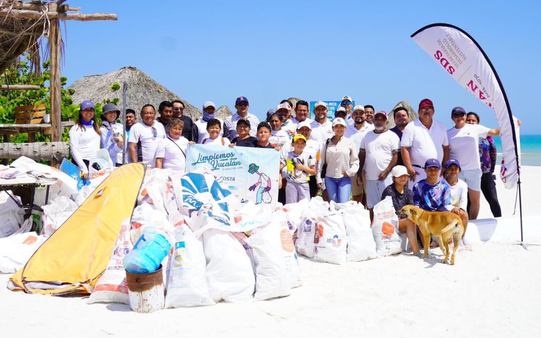 Limpian playa de El Cuyo; recogen 209 kilos de basura