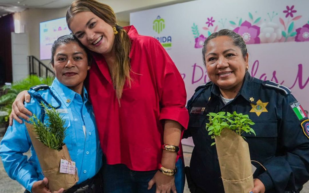 Celebra la Policía Municipal a las madres de familia que protegen a las y los meridanos