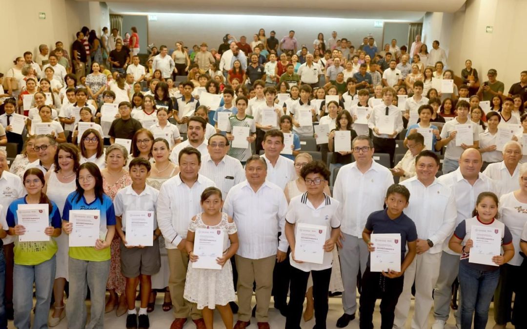 Reconocen a estudiantes destacados en Olimpiada Mexicana de Informática 2025