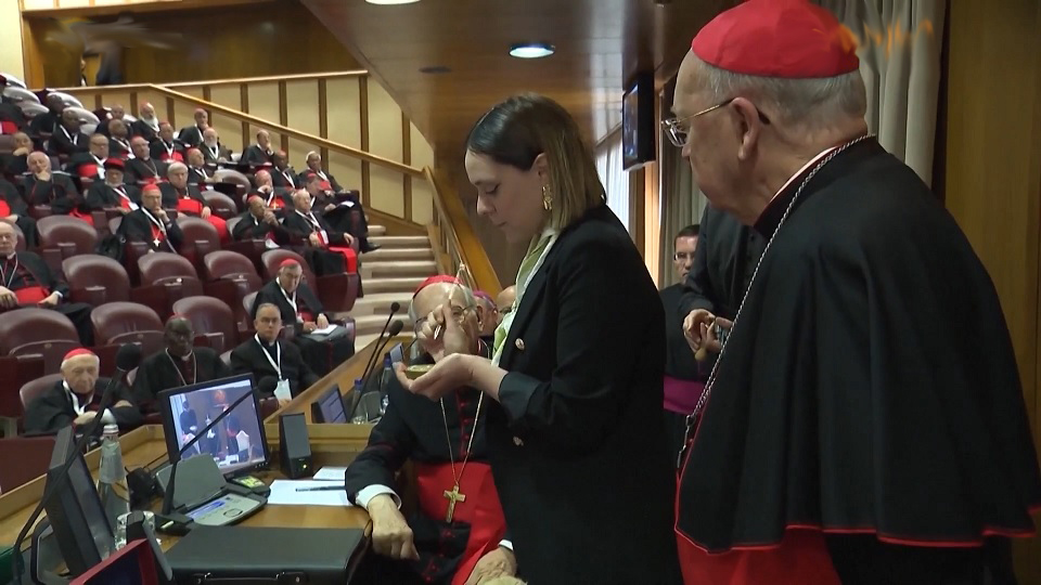 Destruyen el Anillo del Pescador y los sellos del papa Francisco
