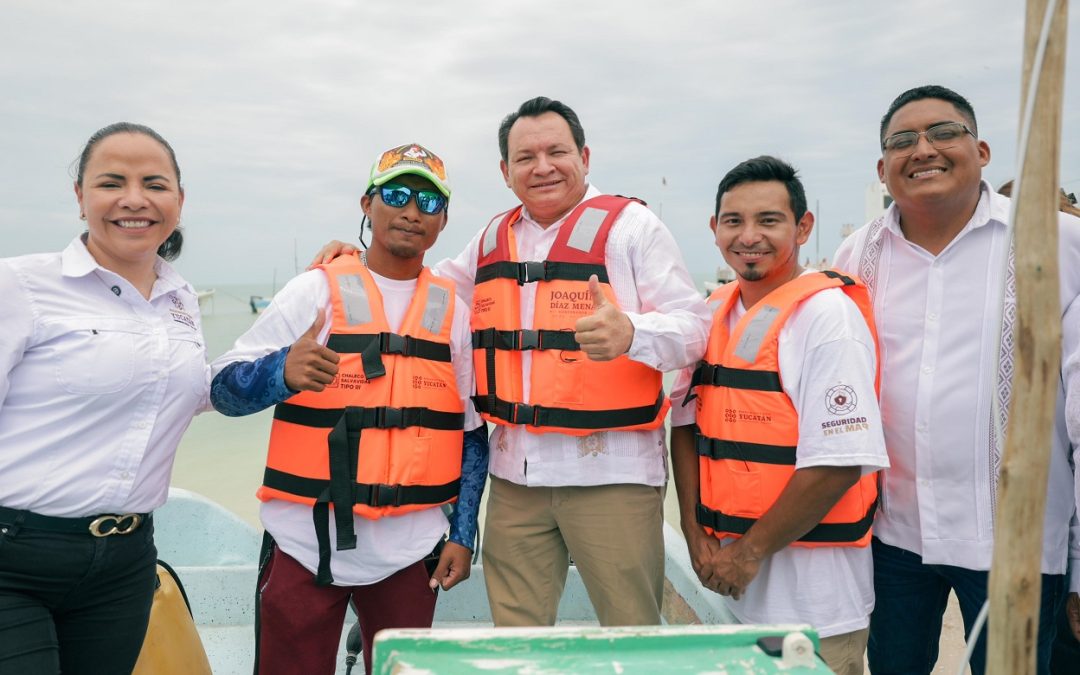 Blinda Huacho a pescadores con equipos de emergencia ante eventual aproximación de un fenómeno tropical