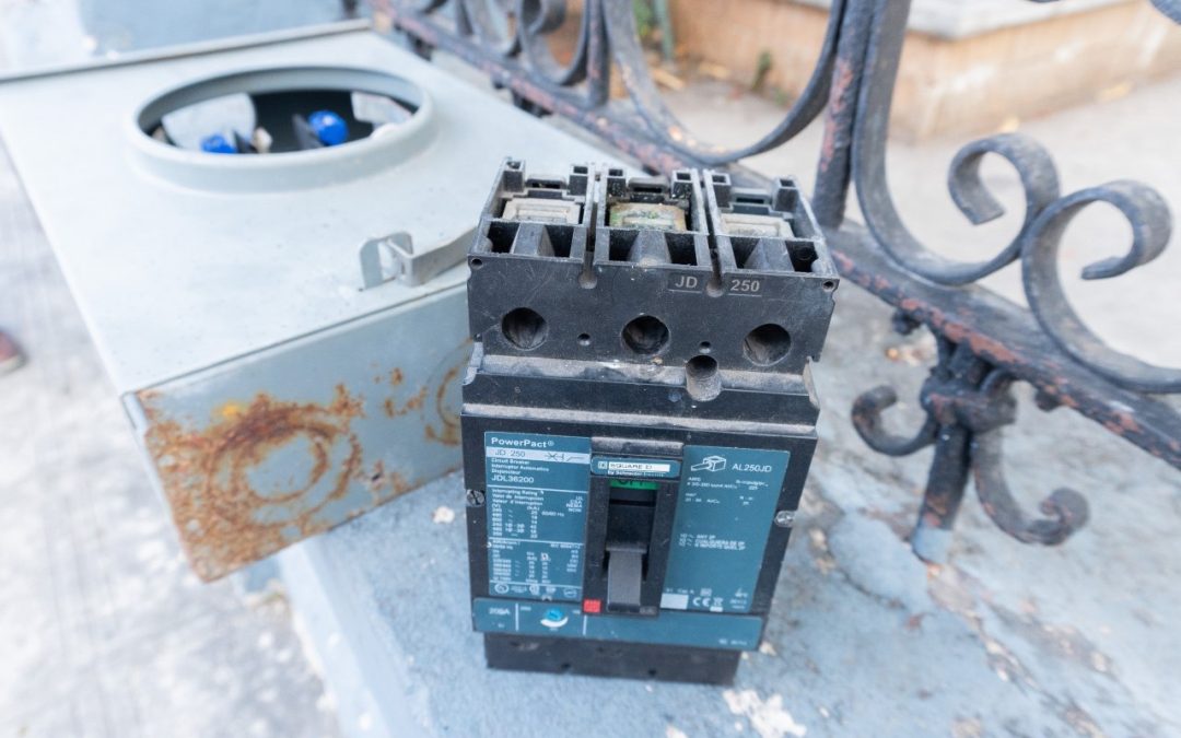 Restablecen servicio eléctrico en la primaria “María Antonia Ancona”, de San Sebastián