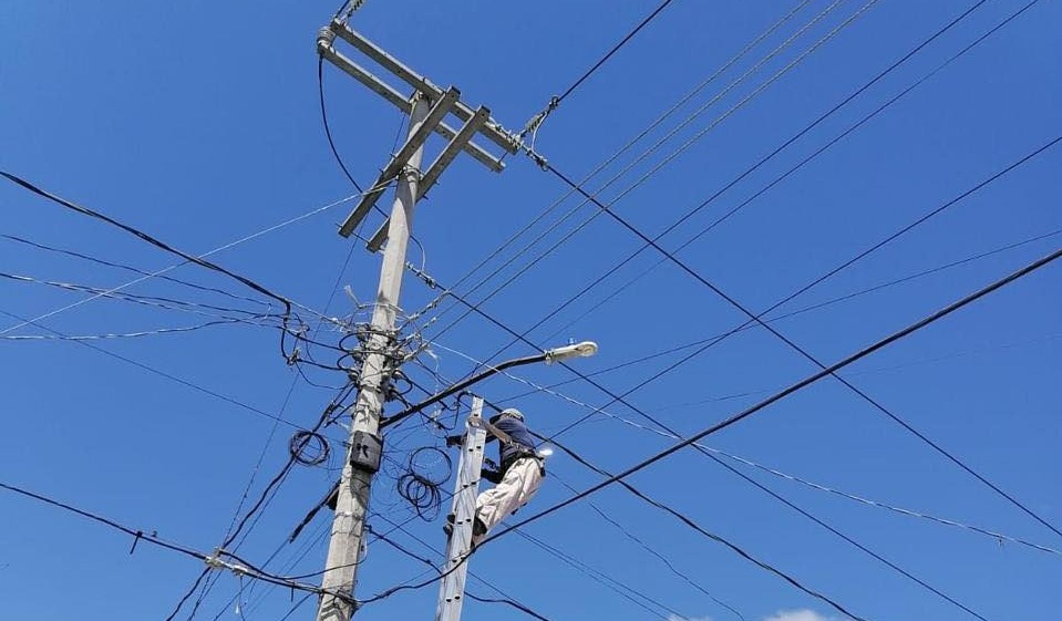 Ampliarán red eléctrica en 3 sectores de la Ciudad de Reyes 