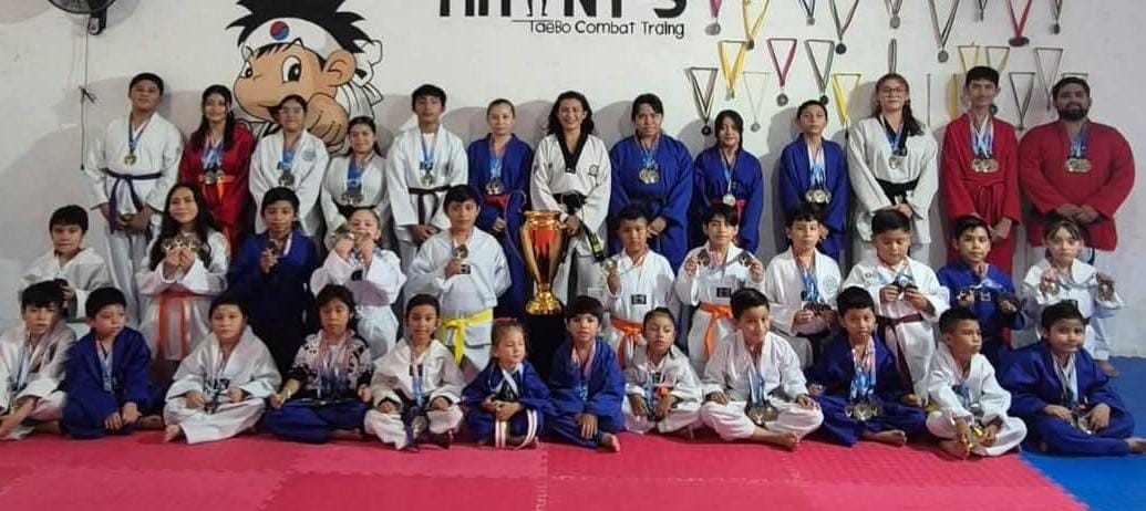 Se coronan campeones en la copa caribe de Cancún taekwondoínes tizimileños