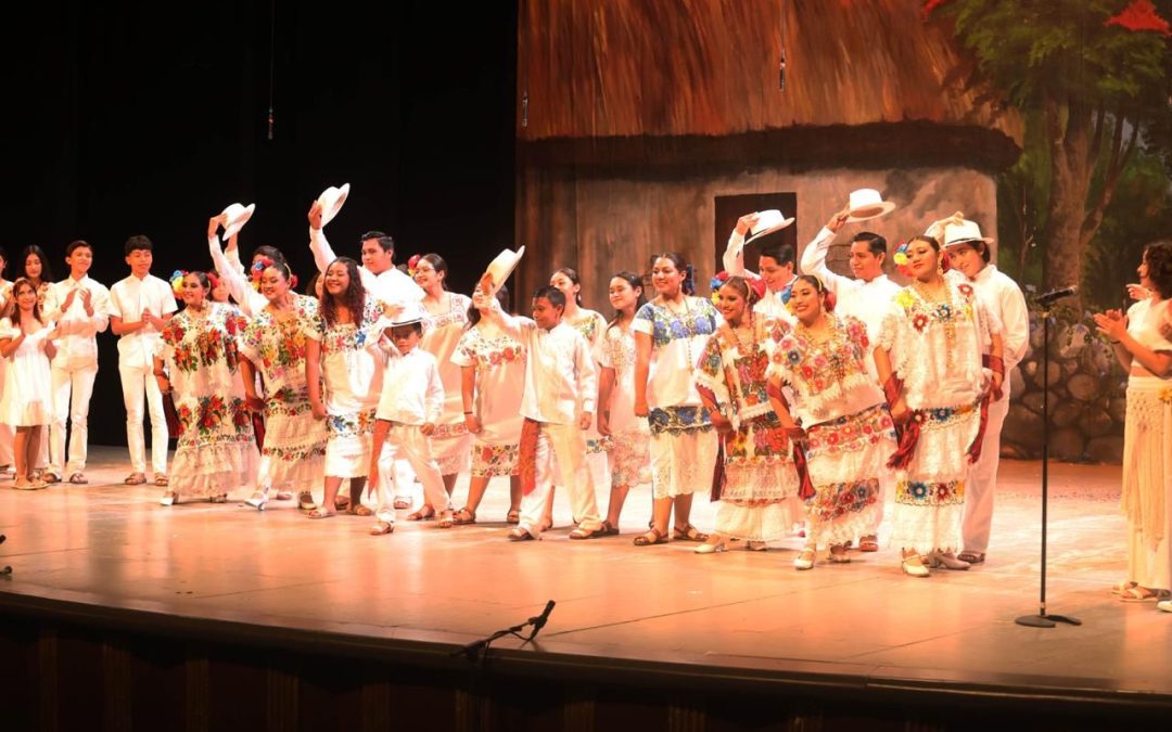 Celebran sus raíces con obra de teatro en el cierre de talleres del CEBA 