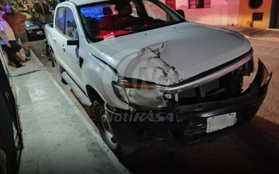 Destruye poste de madera, al chocar bajo efectos del alcohol 