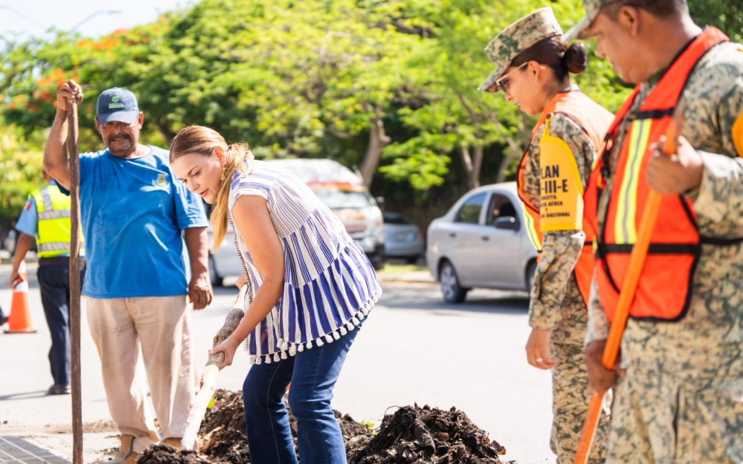 Avanza Ayuntamiento de Mérida en limpieza de rejillas, con apoyo del Ejército