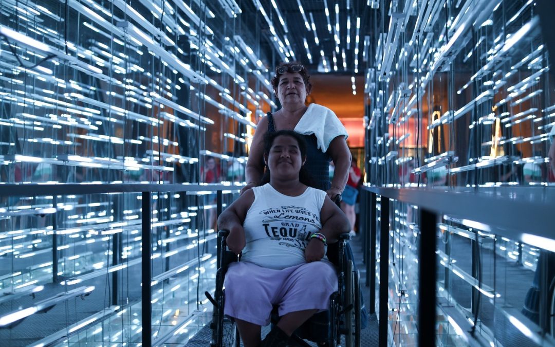 Acerca DIF Yucatán ciencia y cultura a personas con discapacidad visual