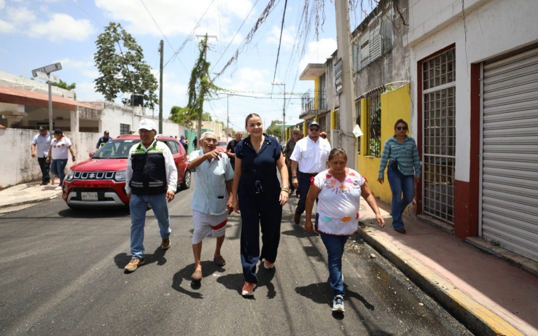 Supervisa Cecilia Patrón el operativo Calle por Calle, en el poniente de la ciudad