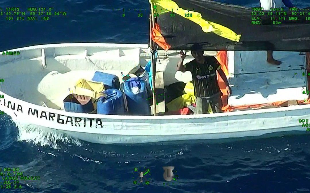 Rescatan a pescadores extraviados en altamar