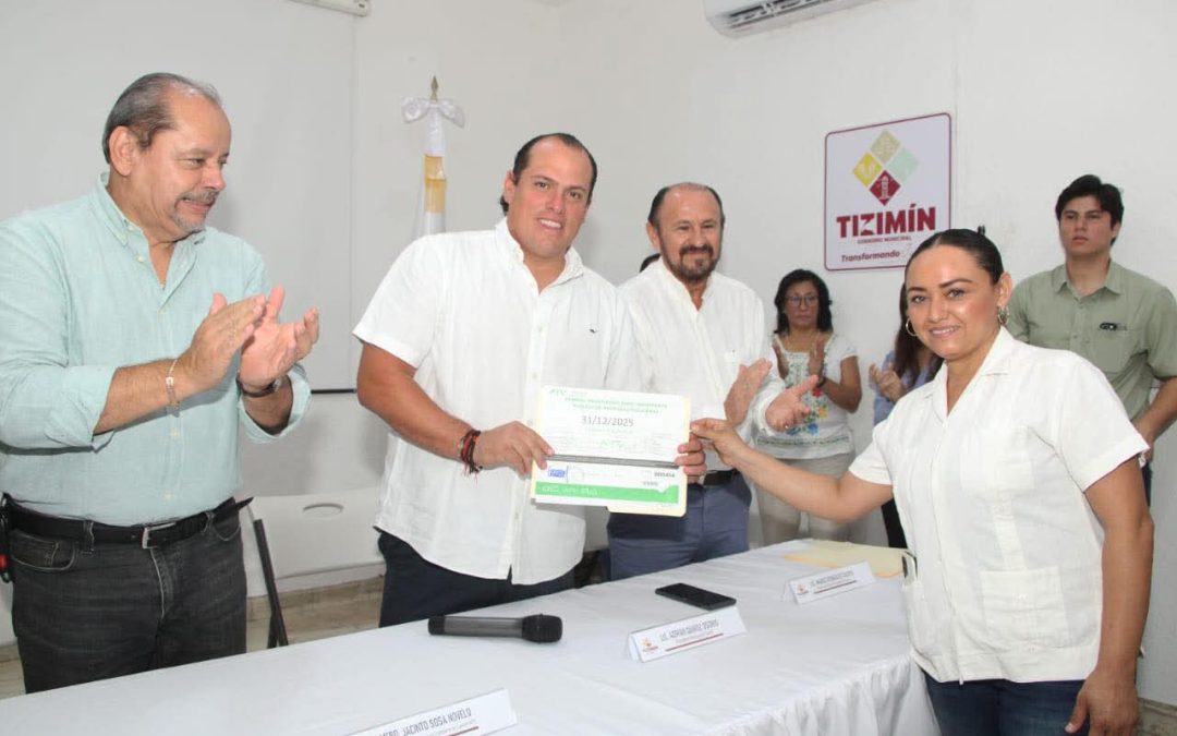 Entregan constancias a taxistas para regular servicio 