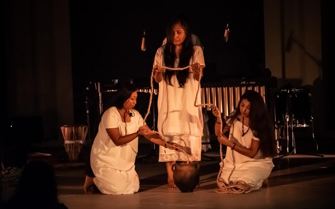 Inspira Socorro Loeza a estudiantes de la UNAY, con arte y lengua maya