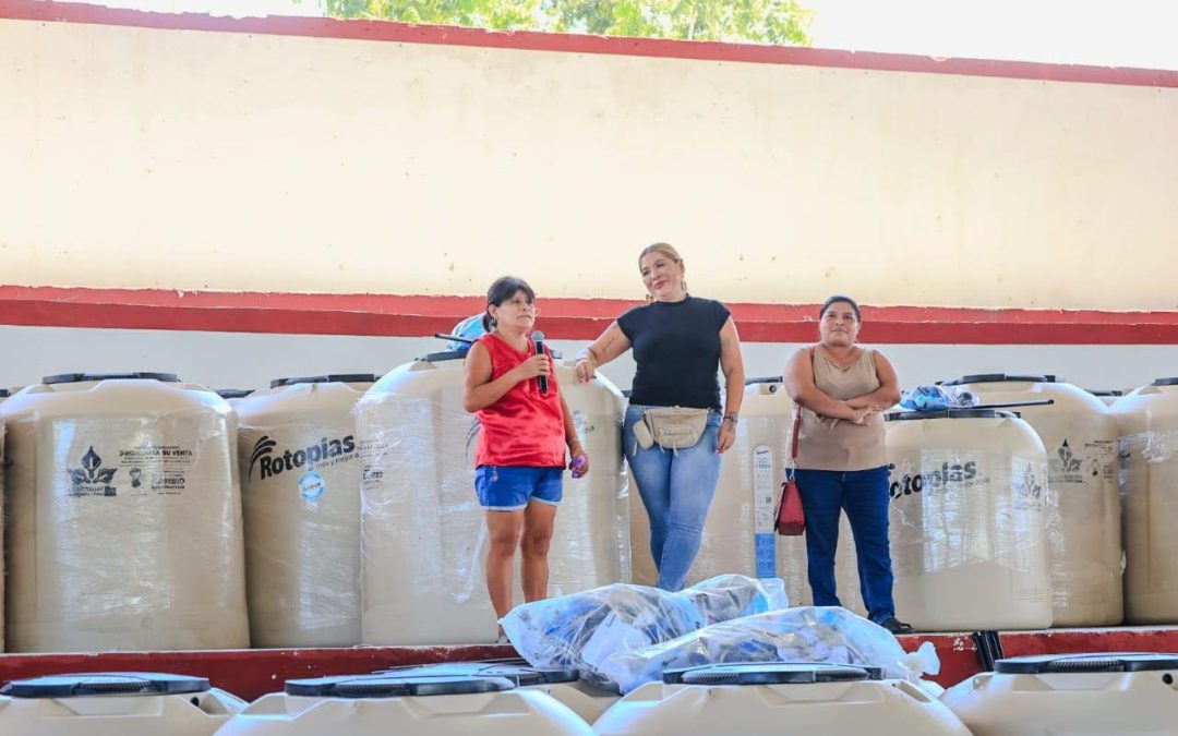Realizan primera entrega de tinacos subsidiados en Tizimín