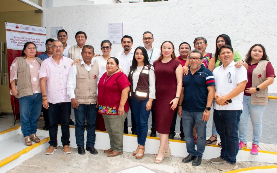 Develan placa del IEEA Campeche como espacio 100 por ciento libre de humo de tabaco y emisiones