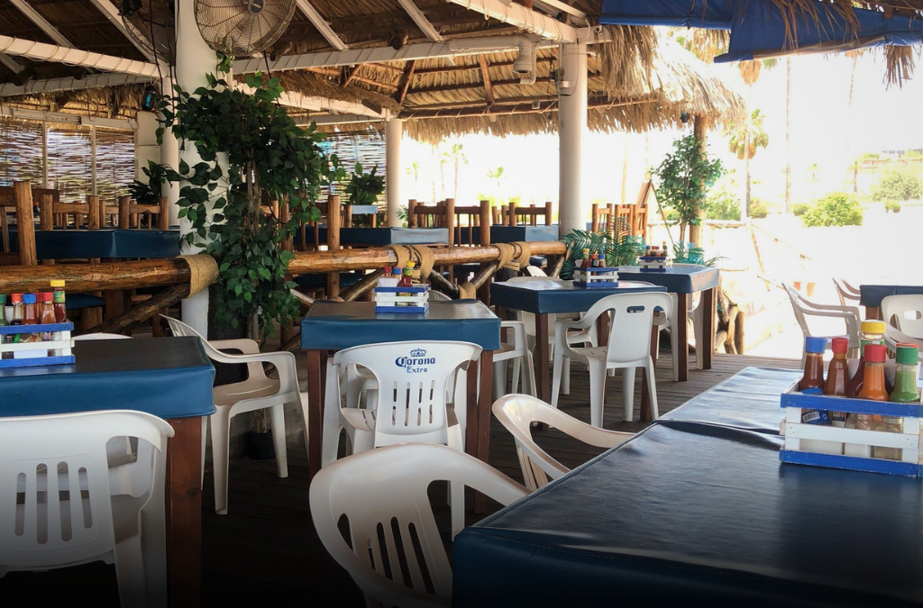 Afectados restauranteros por Marea Roja