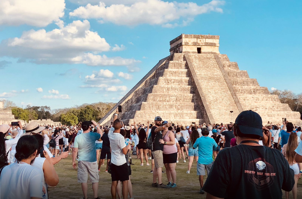 Visitan 3,400 turistas extranjeros por día las zonas arqueológicas de Yucatán