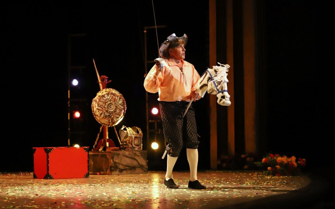 Niños de Yucatán disfrutan con Mario Iván Martínez y la obra “¿Qué me cuentas, Don Quijote?”