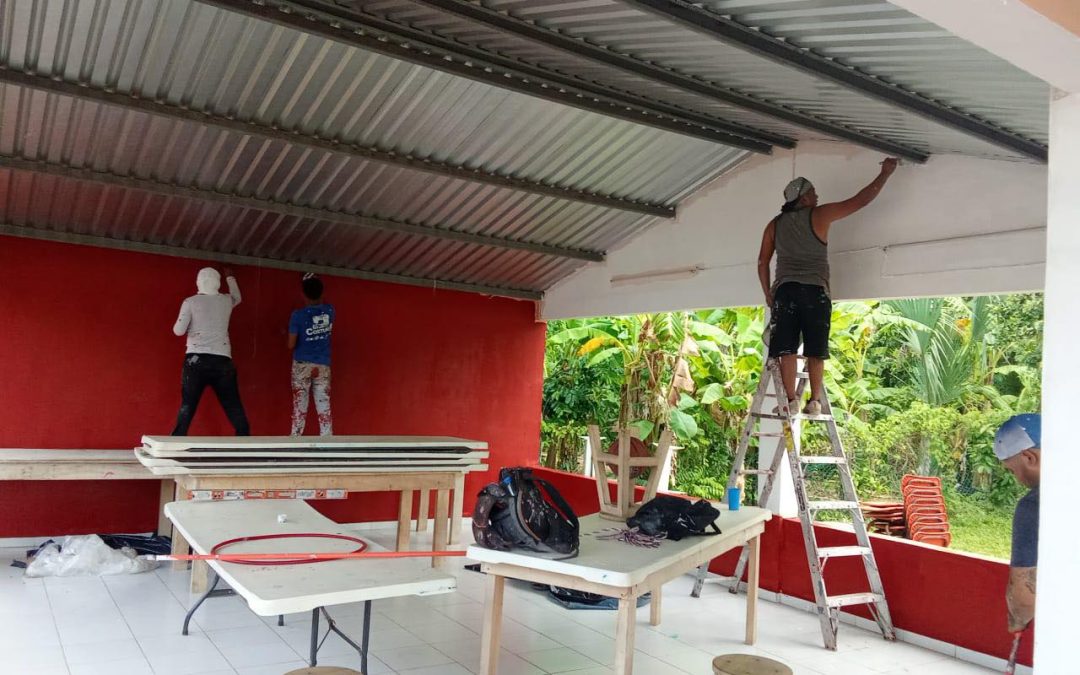 Renuevan con pintura dos escuelas en comisarías de Tizimín 
