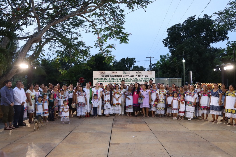 Con pasarela, jarana y artesanías, Yucatán honra al pueblo maya