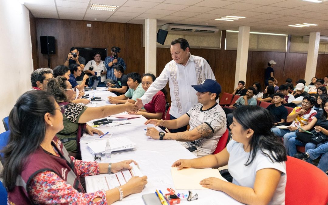 Impulsan Becas Juventudes Renacimiento a estudiantes del Tecnológico de Mérida