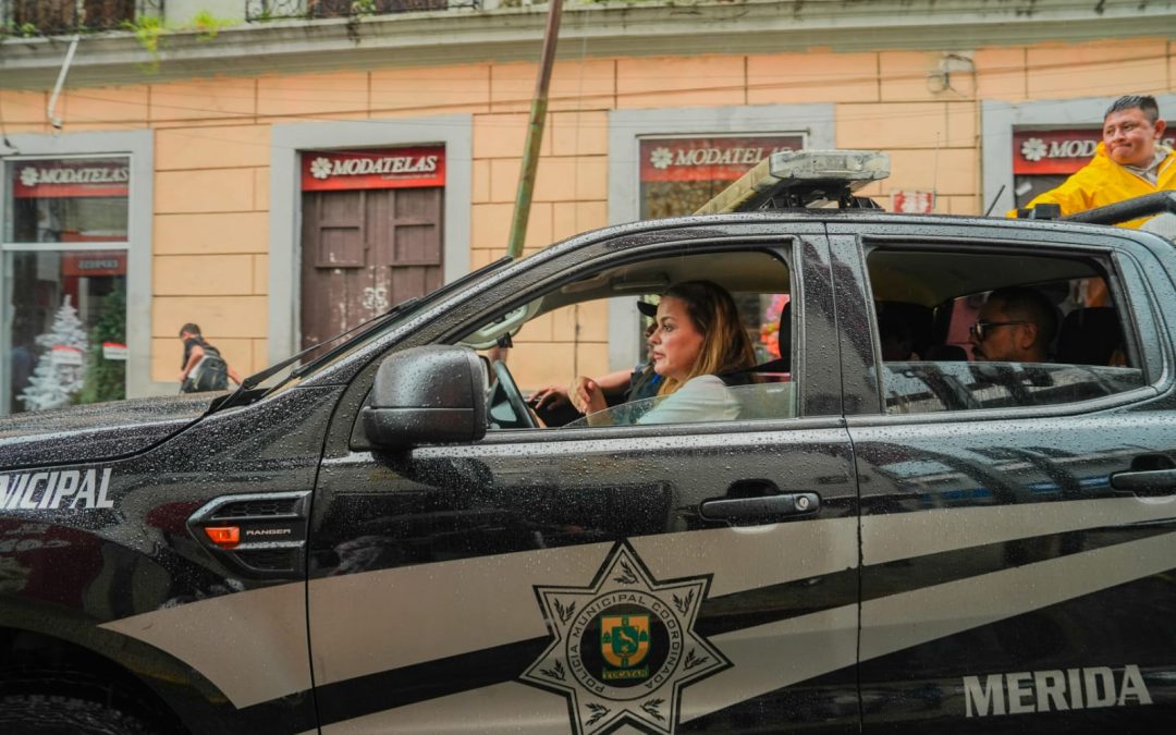Verifica alcaldesa el orden en calles del Centro Histórico tras lluvia y apagón.