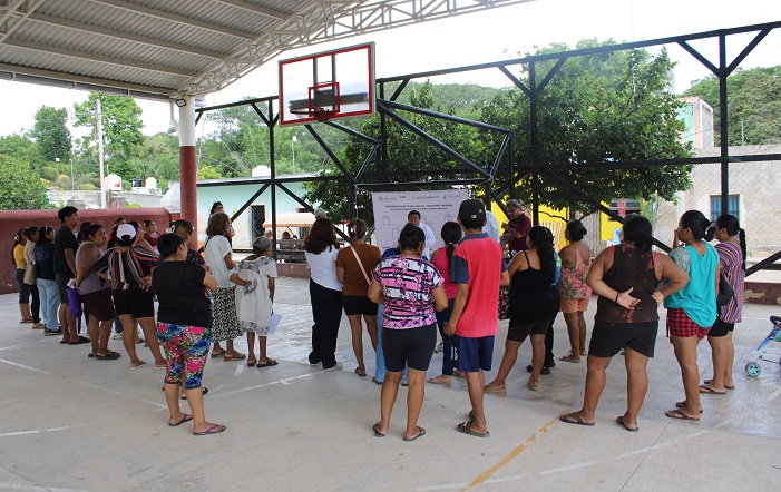 Instalan en Poxilá comité ciudadano para supervisar programa de baños ecológicos