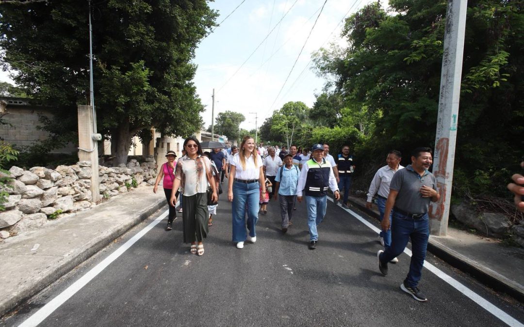 Entrega Cecilia calles nuevas y arranca construcción de más vialidades, en San José Tzal.