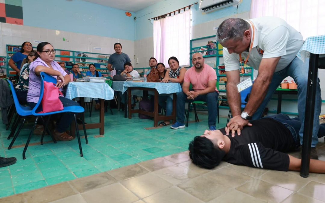 Siguen brindando cursos de primeros auxilios a personal educativo de Tizimín