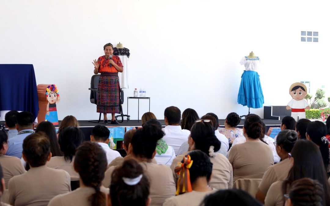 Inspira Rigoberta Menchú a mujeres privadas de la libertad, en Cefereso 16