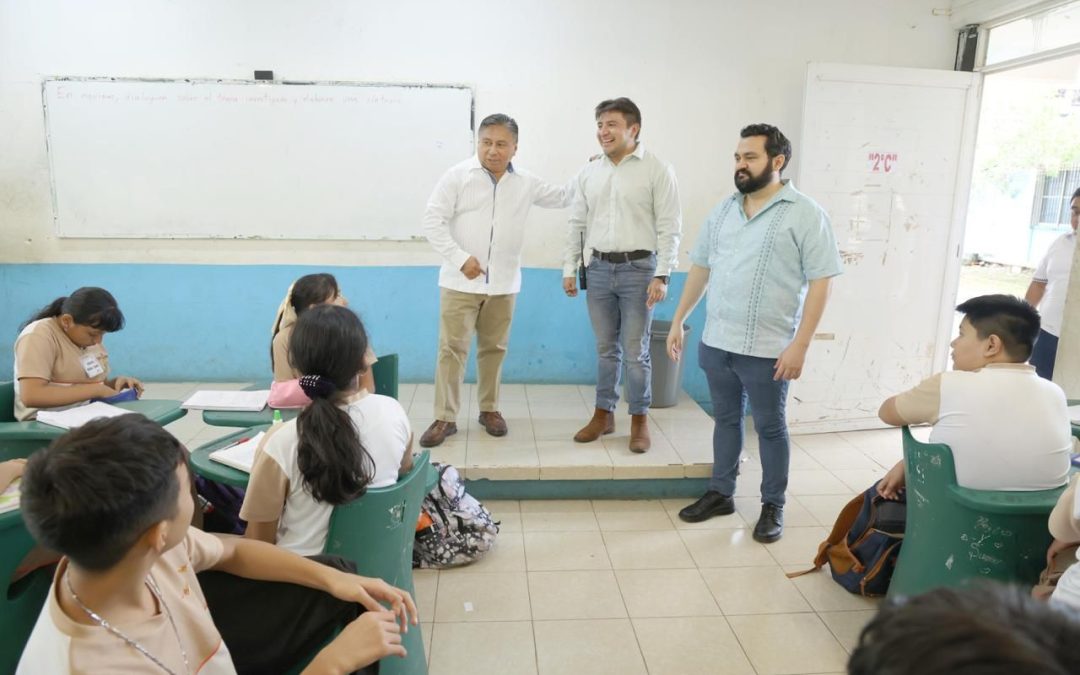 Escucha y atiende Segey a la comunidad escolar de Peto