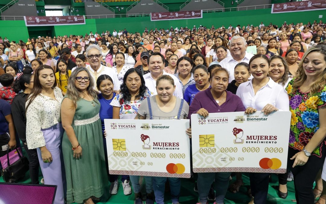 Fortalecen la justicia social con la entrega de tarjetas Mujeres Renacimiento