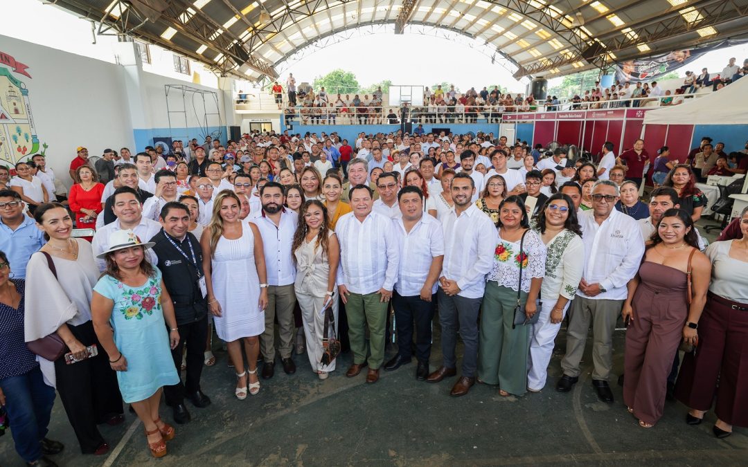 Inaugura gobernador Díaz Mena Ventanilla Única Estatal Móvil, en Kanasín