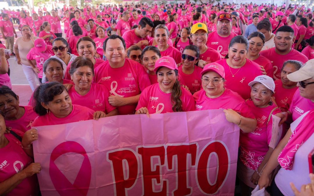 Participan más de dos mil yucatecos en macroclase de activación física para prevenir cáncer de mama
