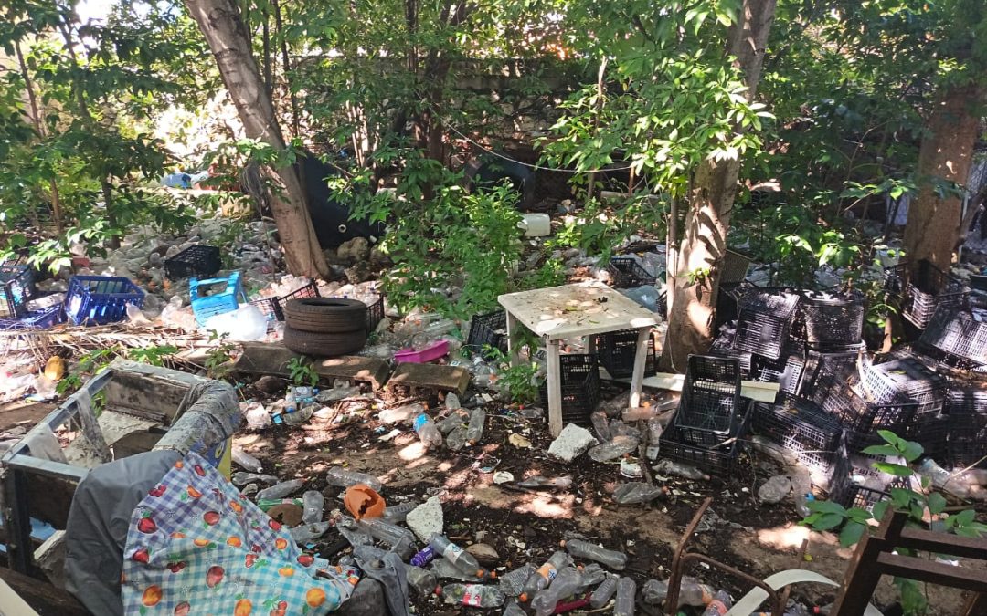 Se quejan vecinos de la Bojórquez de acumulador de basura y terreno baldío