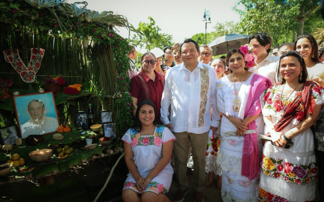 Adornaron 64 altares la Plaza Grande de Mérida en la Muestra de Altares del Hanal Pixán