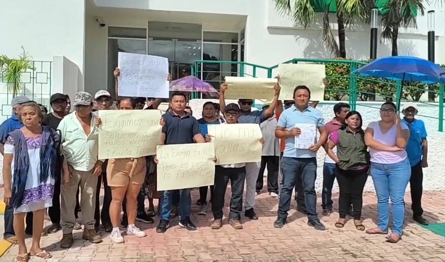 Protestan representantes de comisarías de Tizimín por apagones en la energía eléctrica