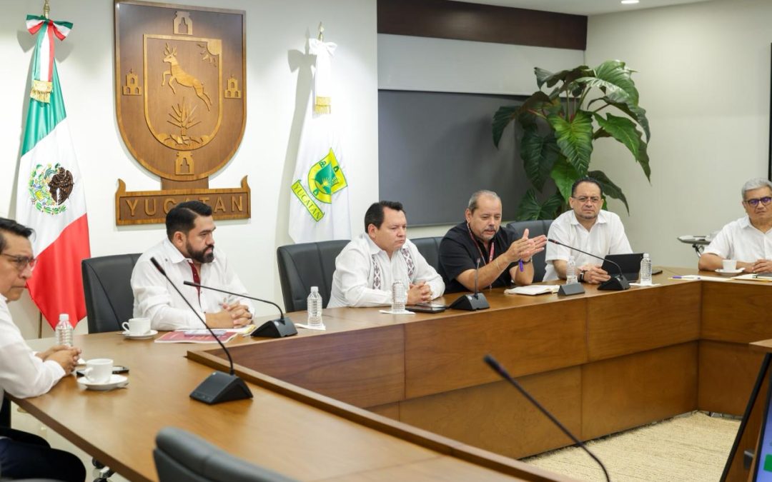 Gobernador Díaz Mena da seguimiento a temas del transporte público en reunión con la ATY