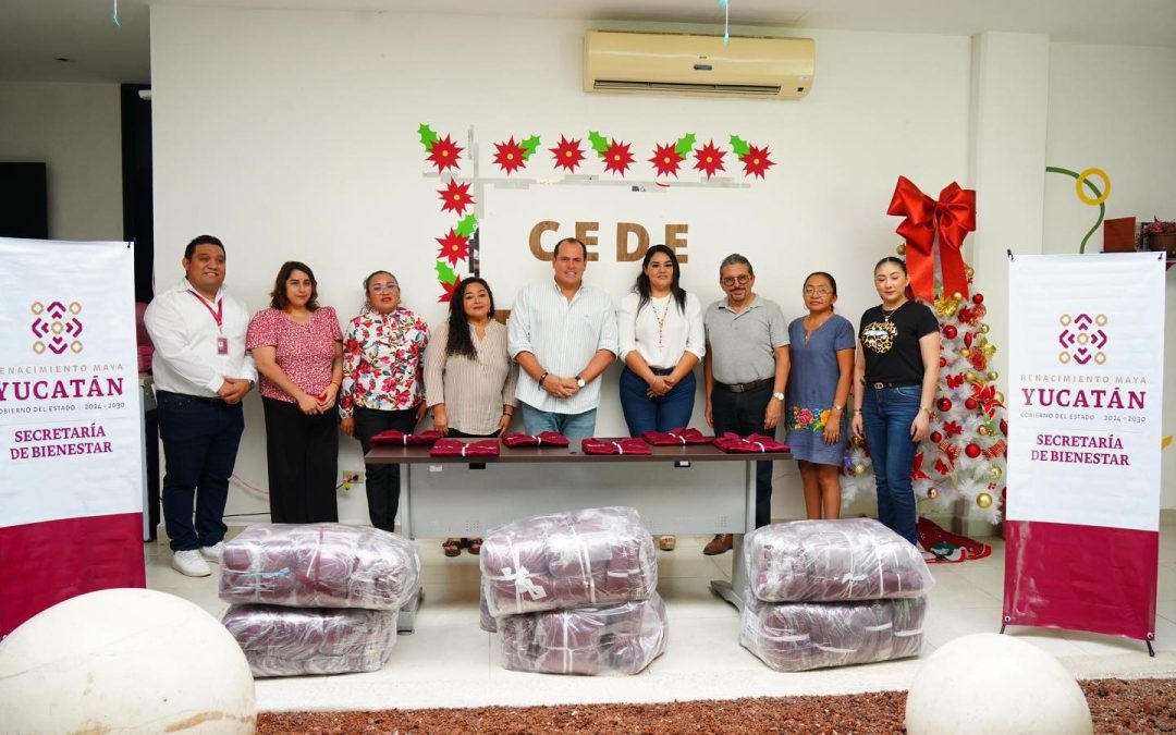 Entregan en Tizimín chamarras del programa “Bienestar en tu Escuela”