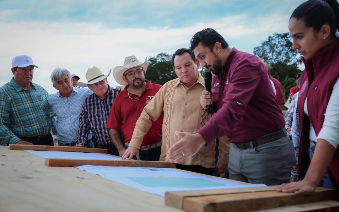 Gobierno del Renacimiento Maya construye campo de fútbol para fomentar deporte en Buctzotz